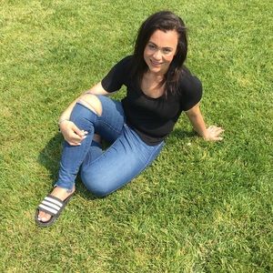 Meet your Posher, Adrienne